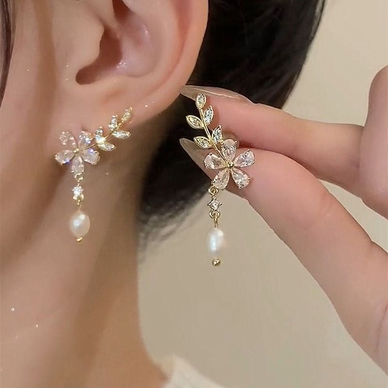 PEARL ARC EARRINGS