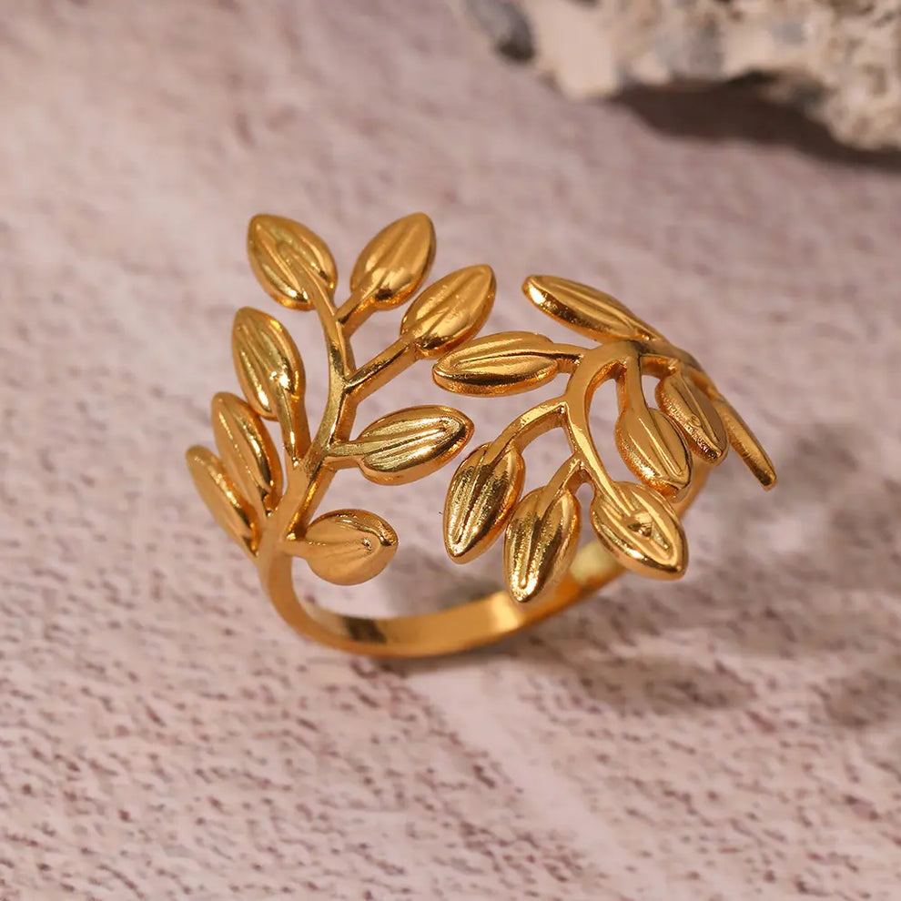 Leafy Laurel Ring