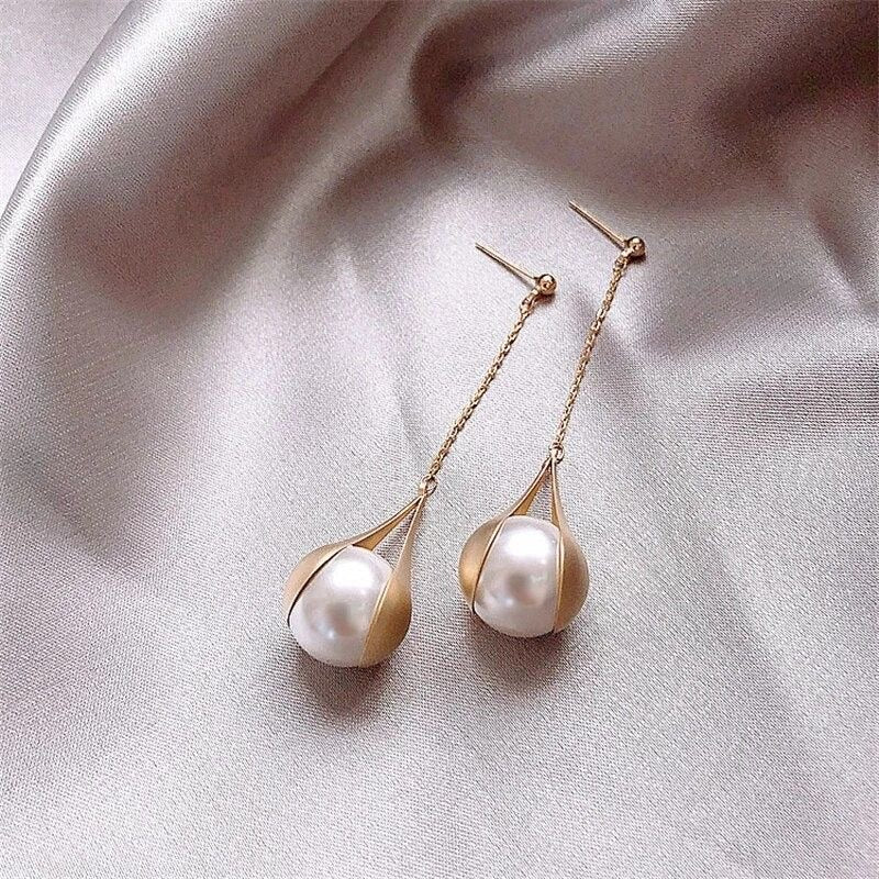 DROP DANGEL EARRINGS