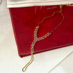 Elara Handlace