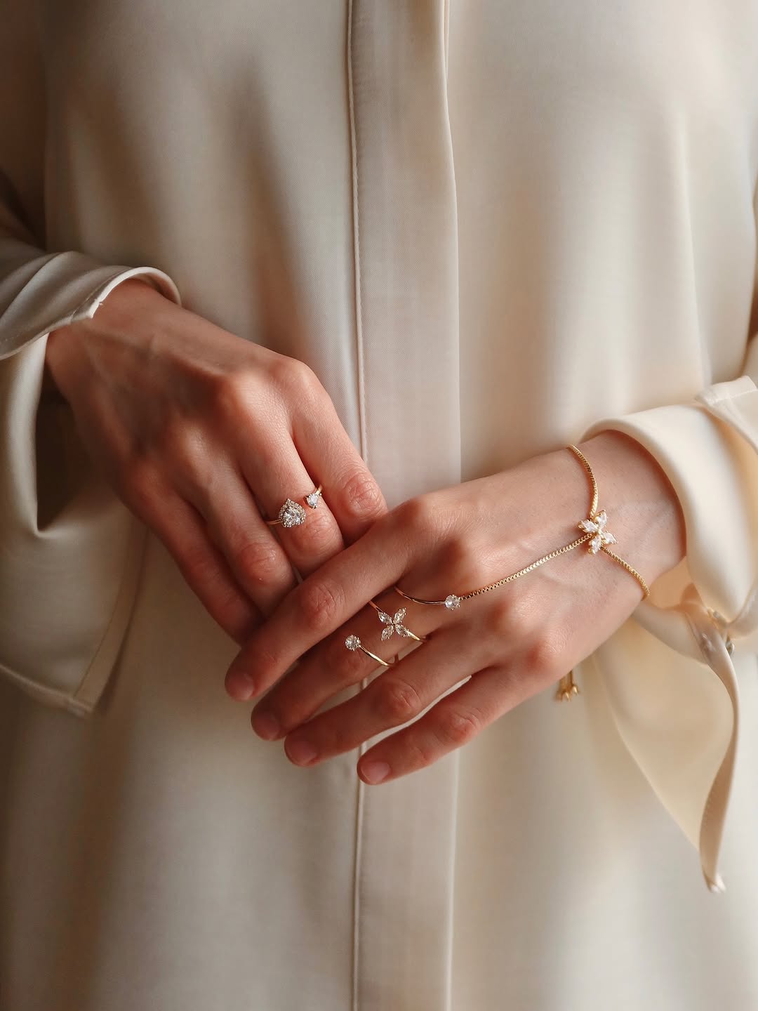 Daisy Drape Handlace