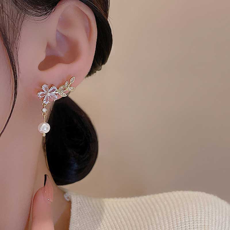 PEARL ARC EARRINGS