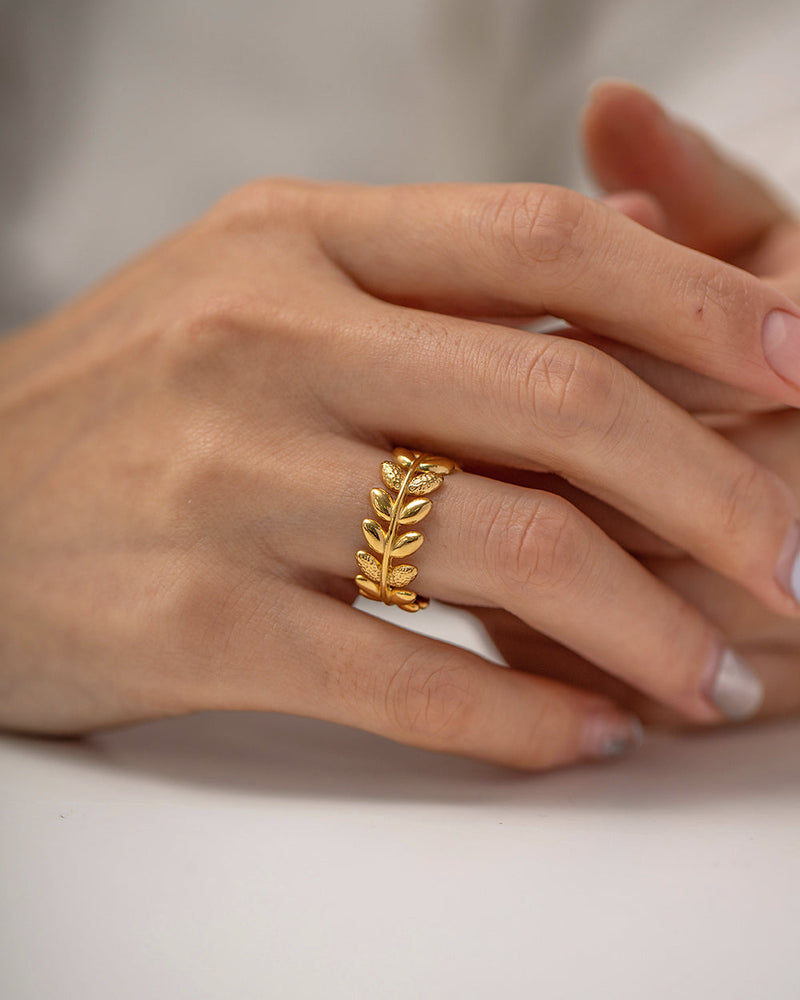 Leaflet Ring
