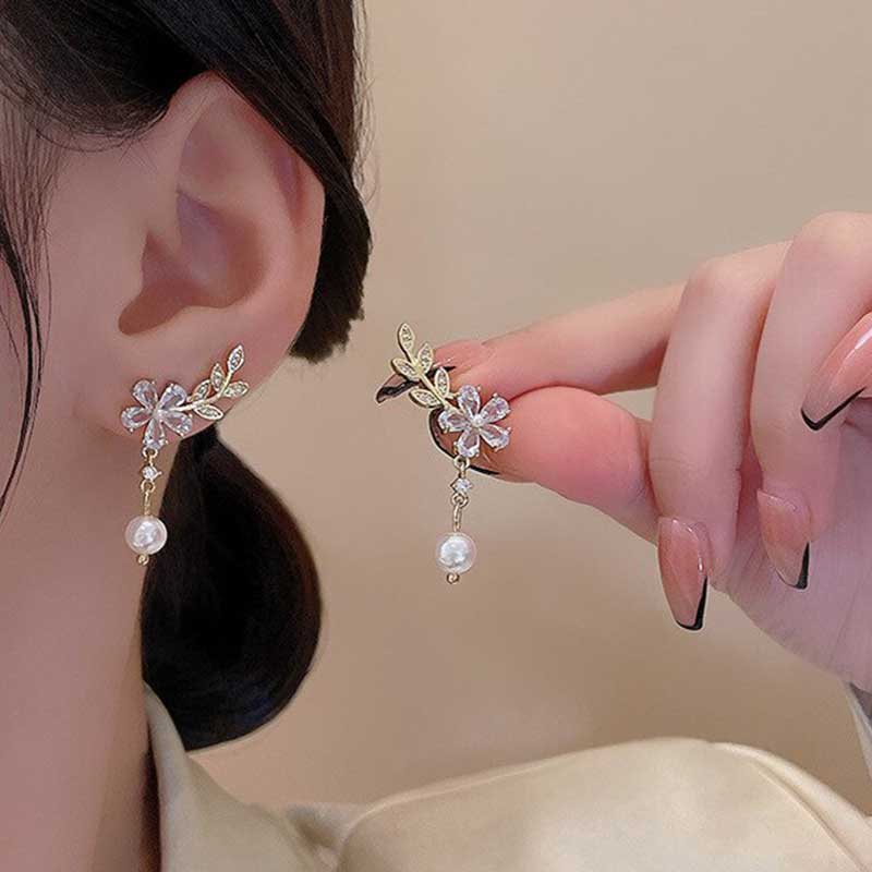 PEARL ARC EARRINGS