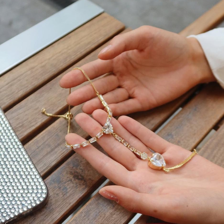 Amarielle Handlace