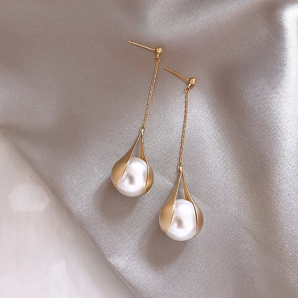 DROP DANGEL EARRINGS
