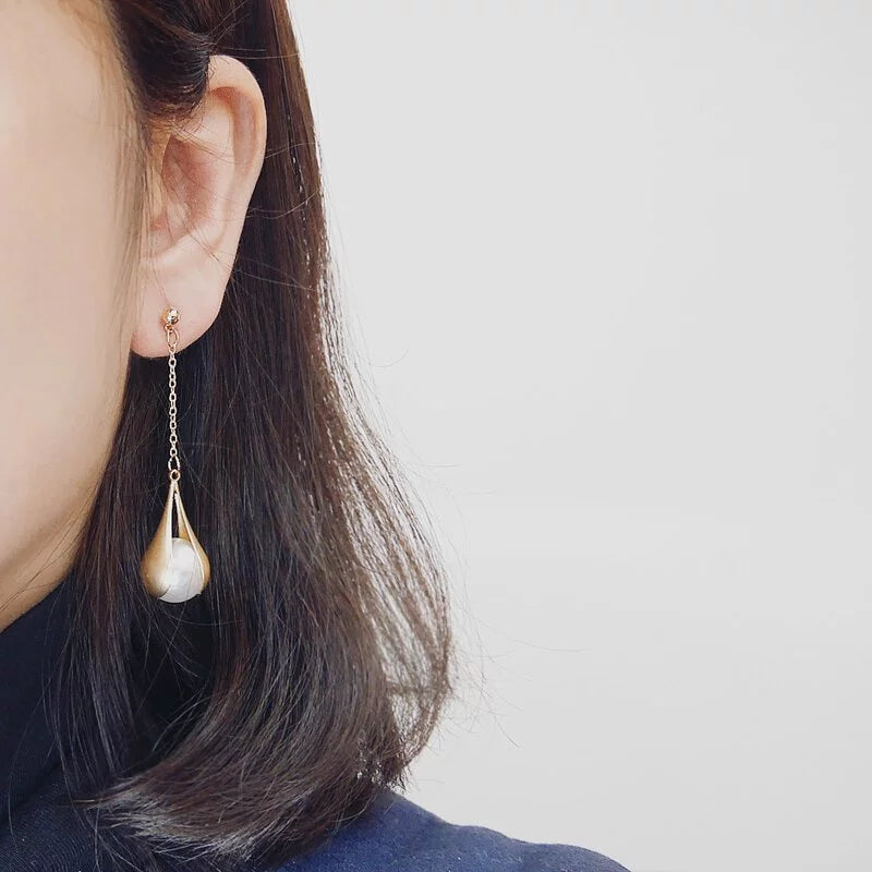 DROP DANGEL EARRINGS