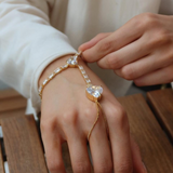 Amarielle Handlace