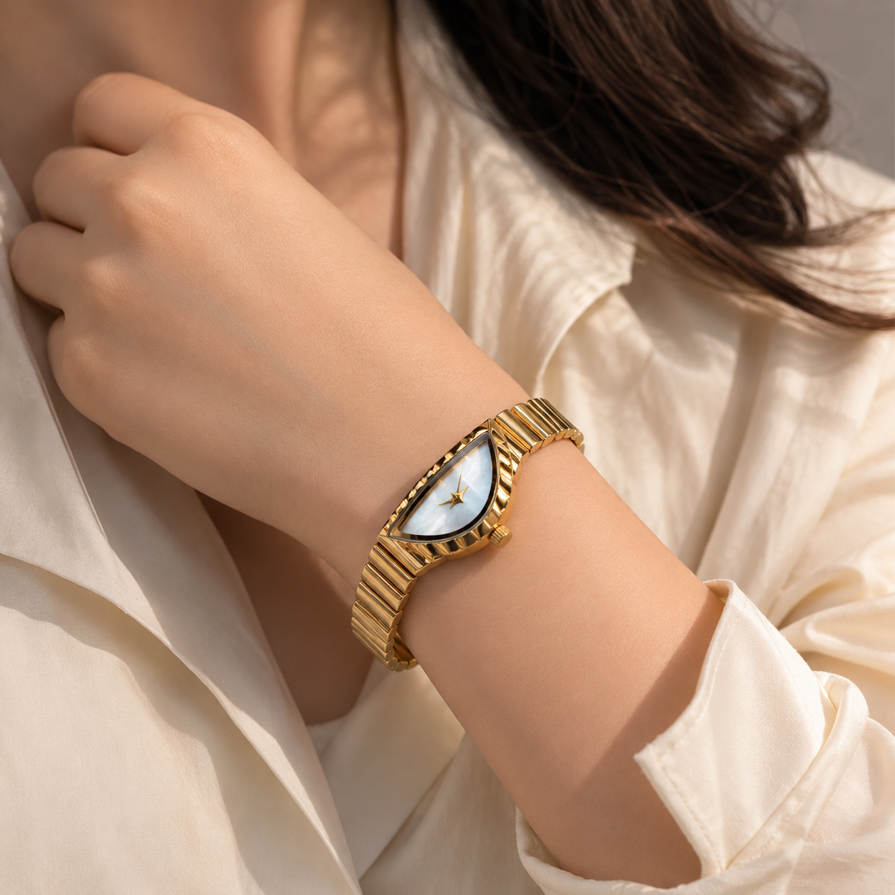 Lunara Gold Watch