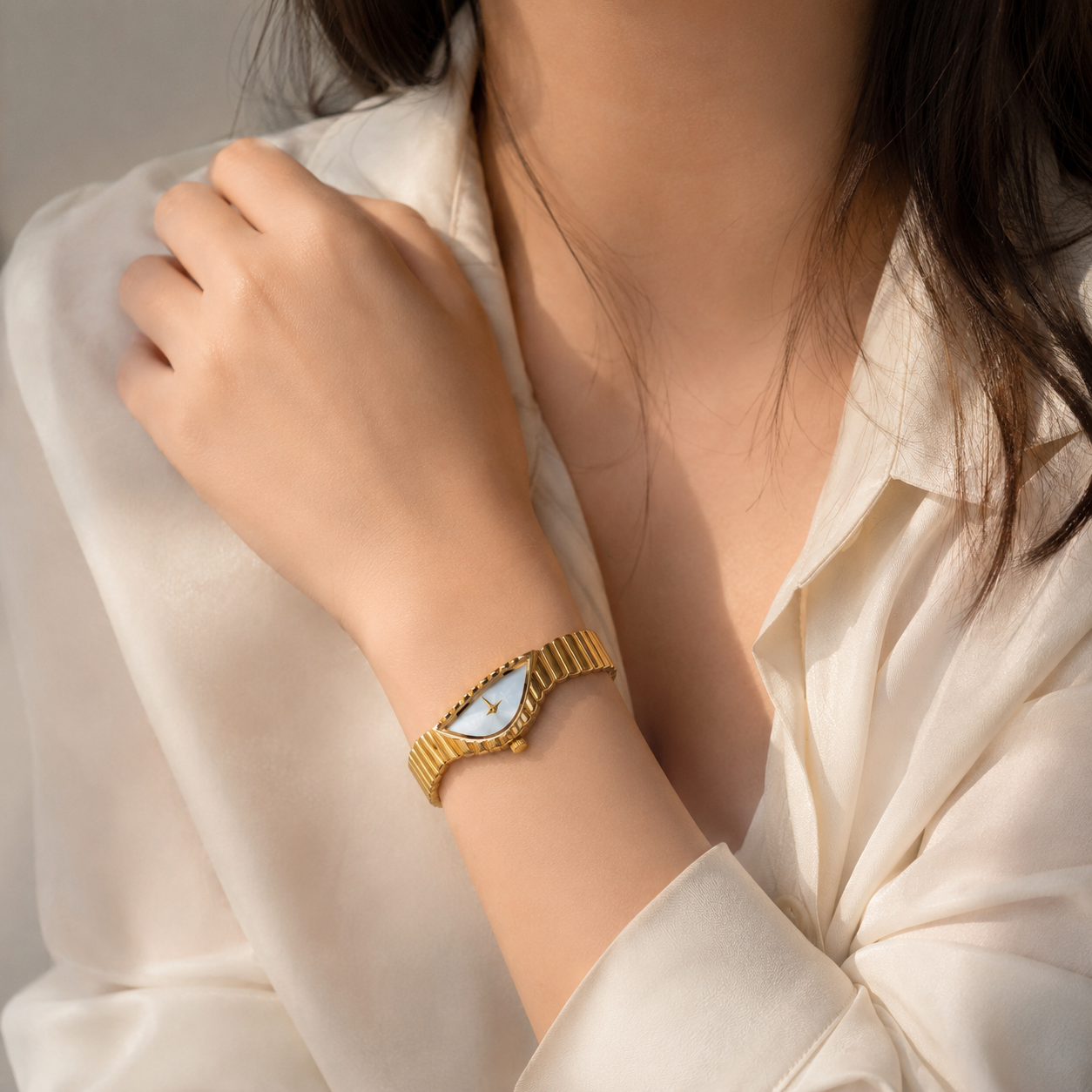 Lunara Gold Watch