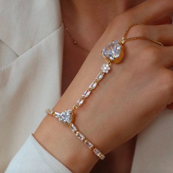 Amarielle Handlace