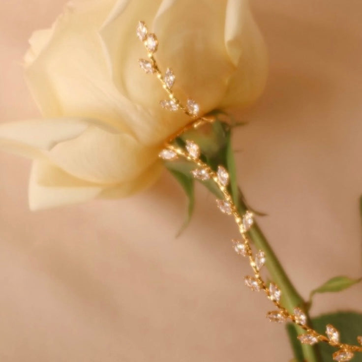 Dewdrop Grace Hand Cuff